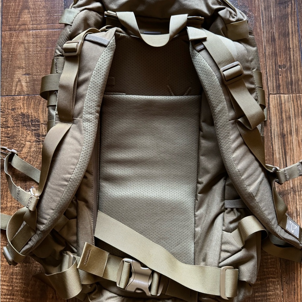 Mystery Ranch 2 Day Assault backpack - Picture 6 of 7